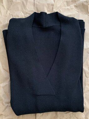 BLACK SILK, NYLON, SPANDEX SWEATER SIZE LARGE